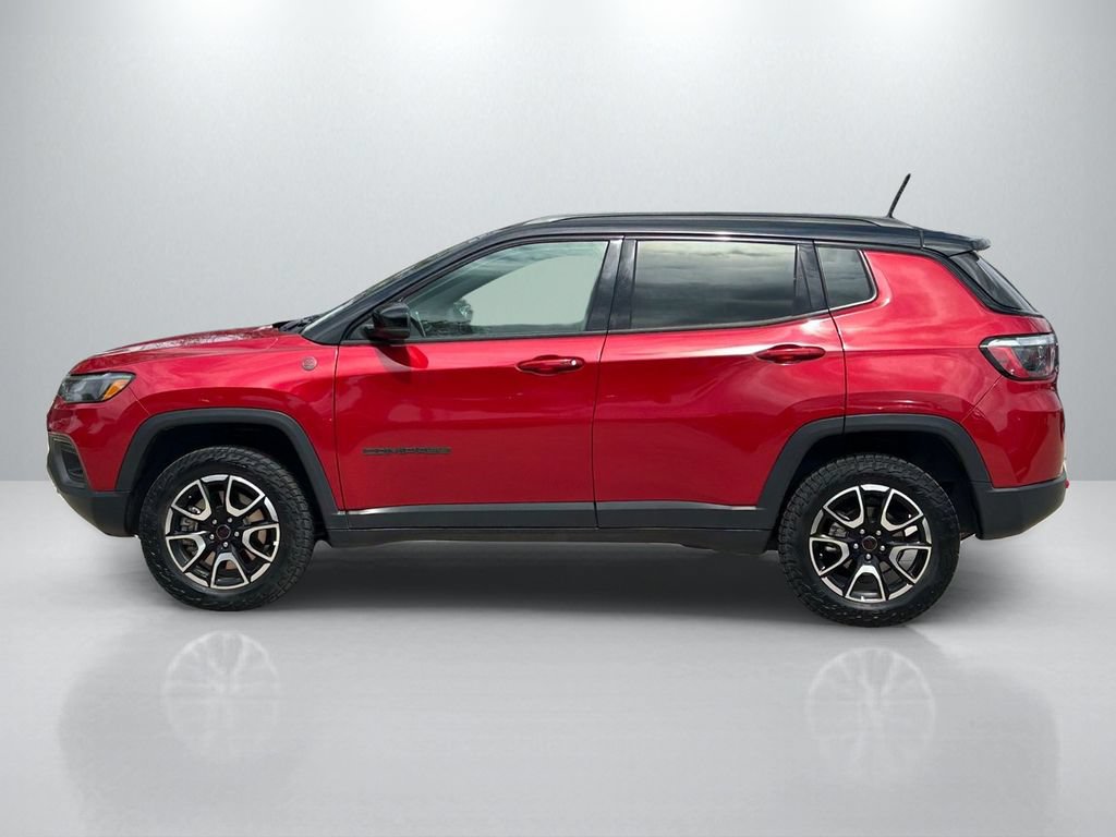 Used 2025 Jeep Compass Trailhawk AWD/4WD image 8