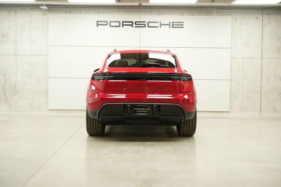 New 2026 Porsche Macan 4 Electric AWD/4WD image 6