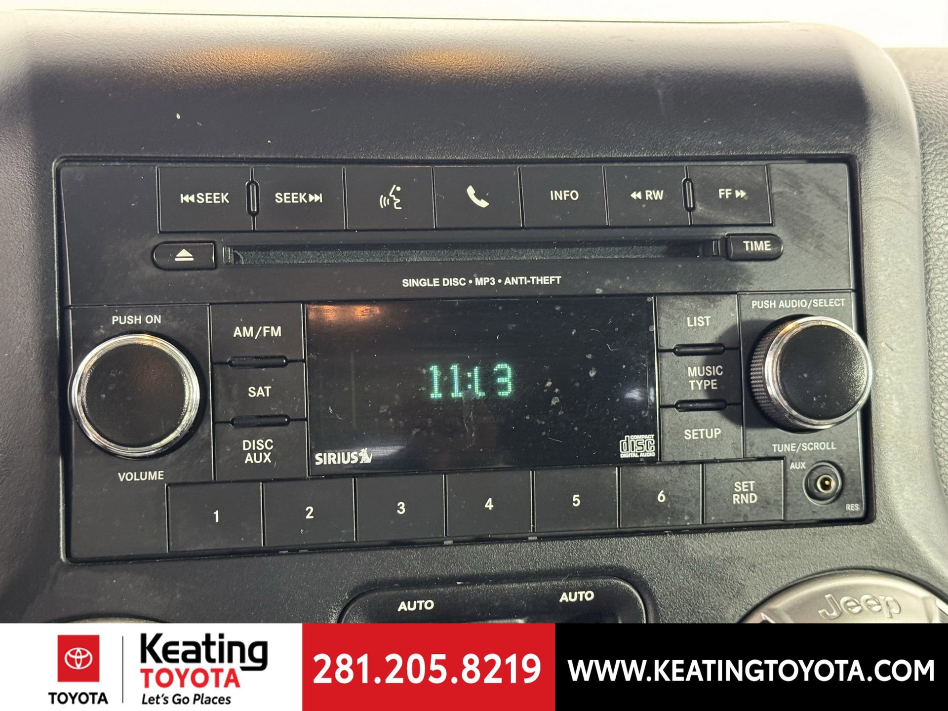 Used 2018 Jeep Wrangler Unlimited Sahara w/ Connectivity Group AWD/4WD image 23