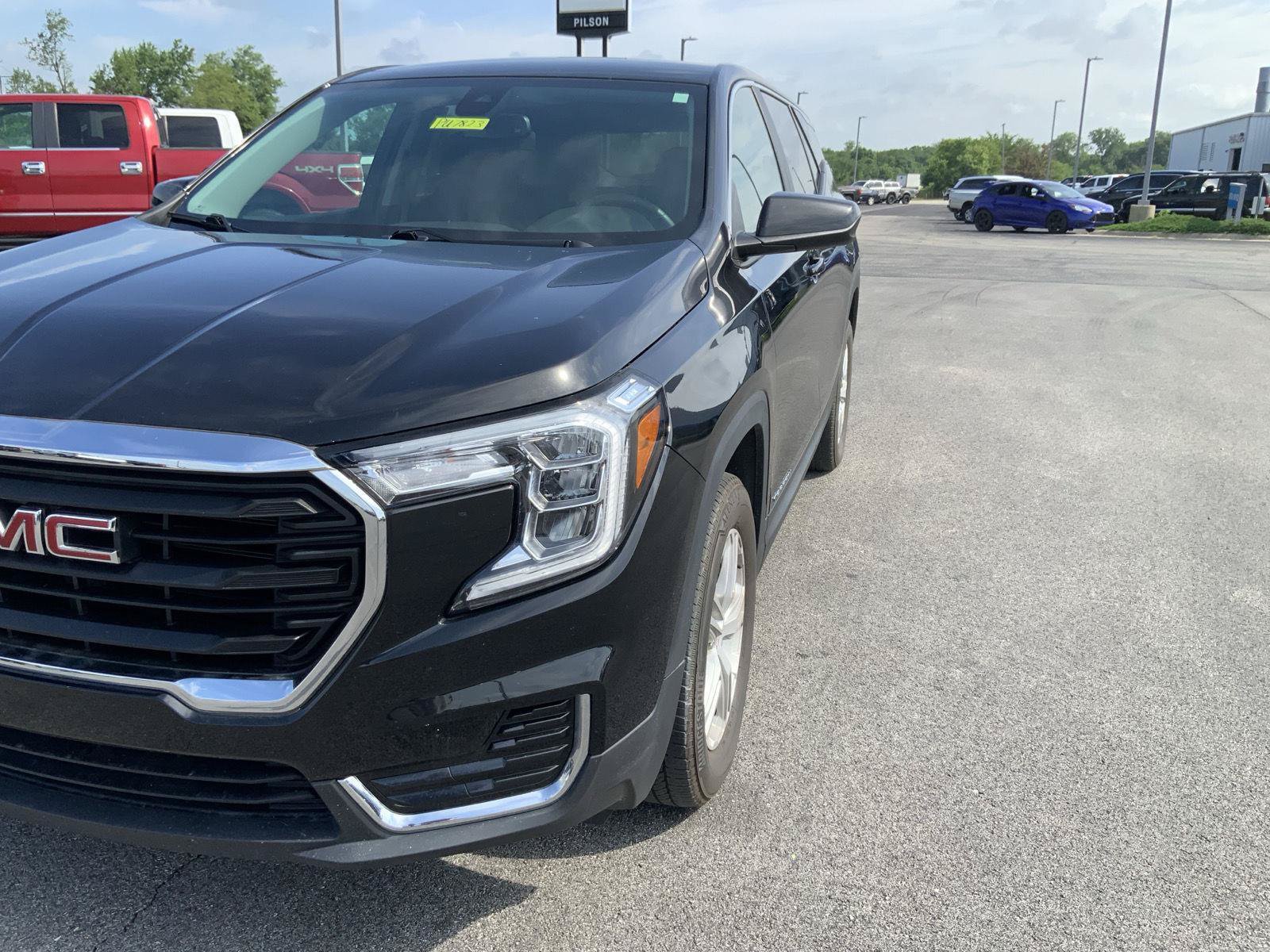 Used 2023 GMC Terrain SLE AWD/4WD image 15