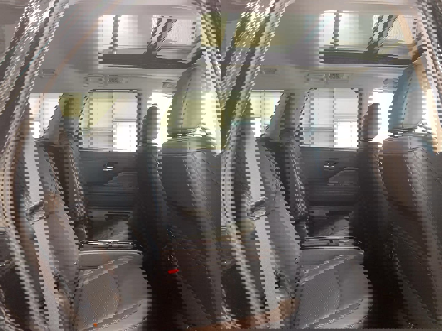 Used 2025 Nissan Pathfinder Platinum AWD/4WD image 25