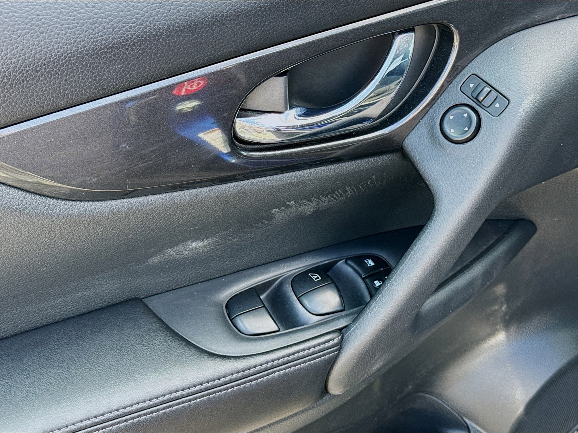 Used 2017 Nissan Rogue SV FWD image 22