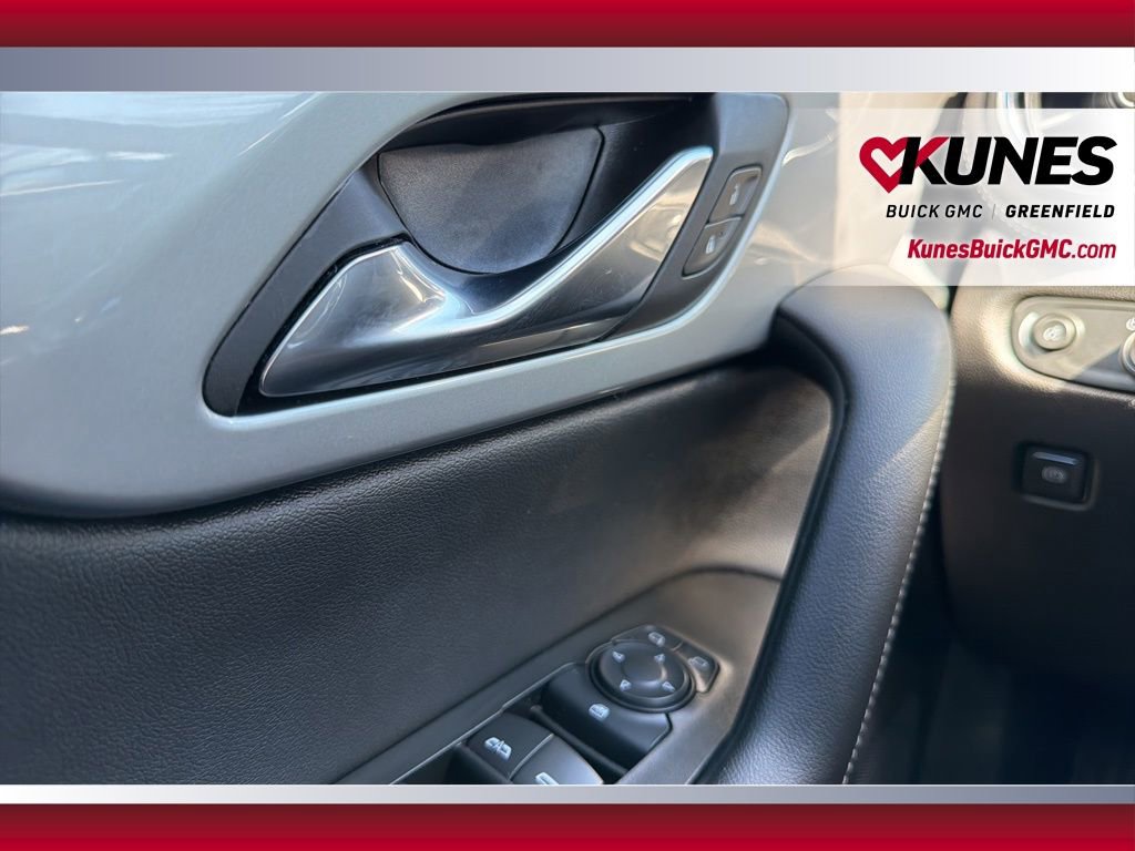 Used 2025 Chevrolet Blazer LT FWD image 35