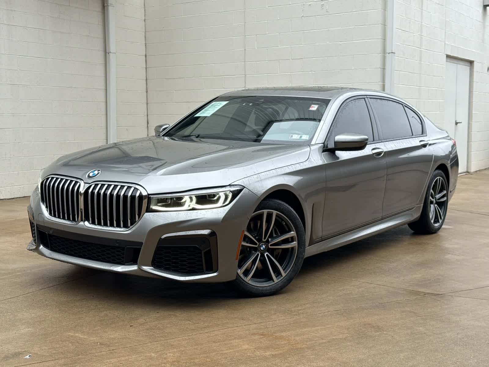 Certified 2022 BMW 740i xDrive w/ M Sport Package AWD/4WD image 1
