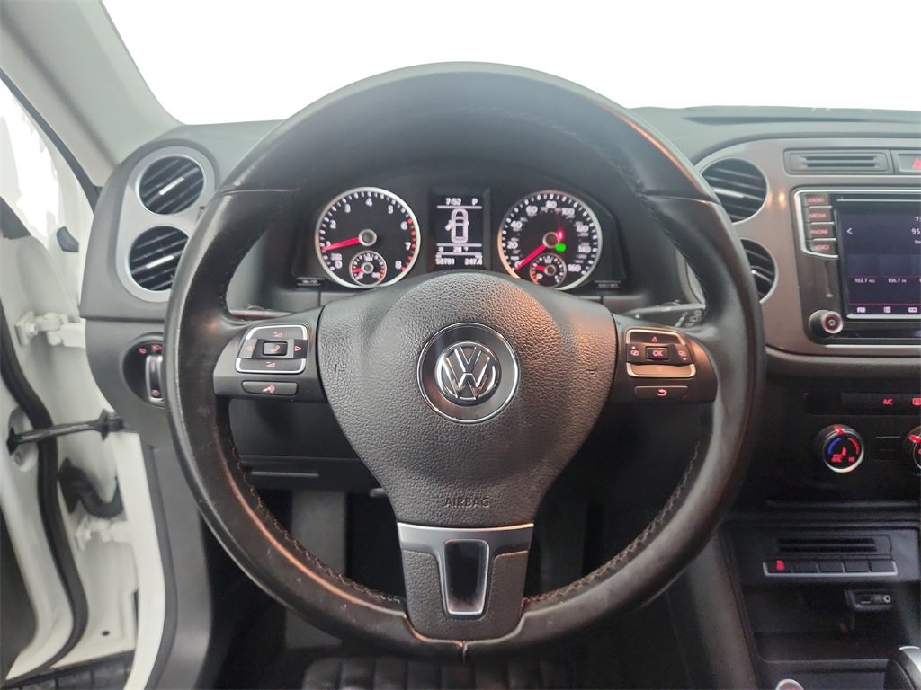 Used 2017 Volkswagen Tiguan Limited w/ Premium Package image 13