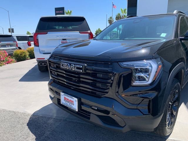 New 2026 GMC Terrain Elevation w/ Black Edition FWD image 3