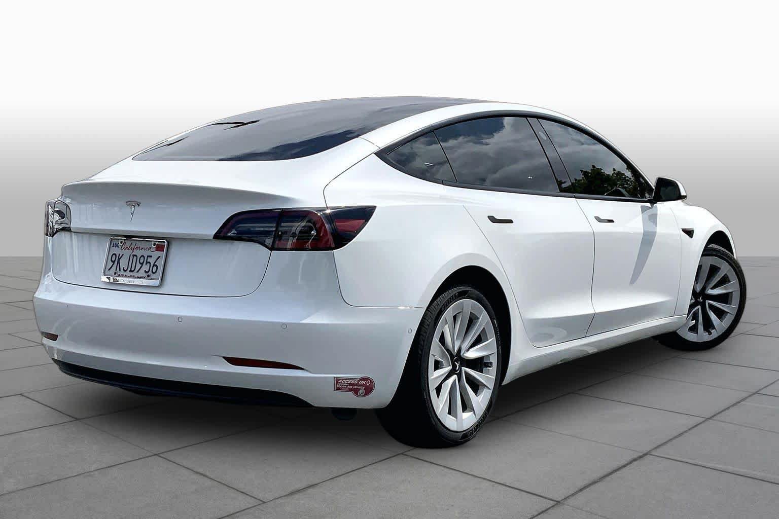 Used 2021 Tesla Model 3 Standard Range Plus RWD image 11