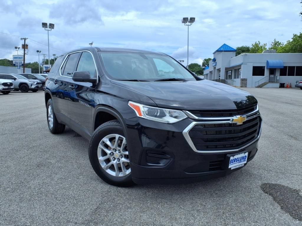 Used 2021 Chevrolet Traverse LS AWD/4WD image 2