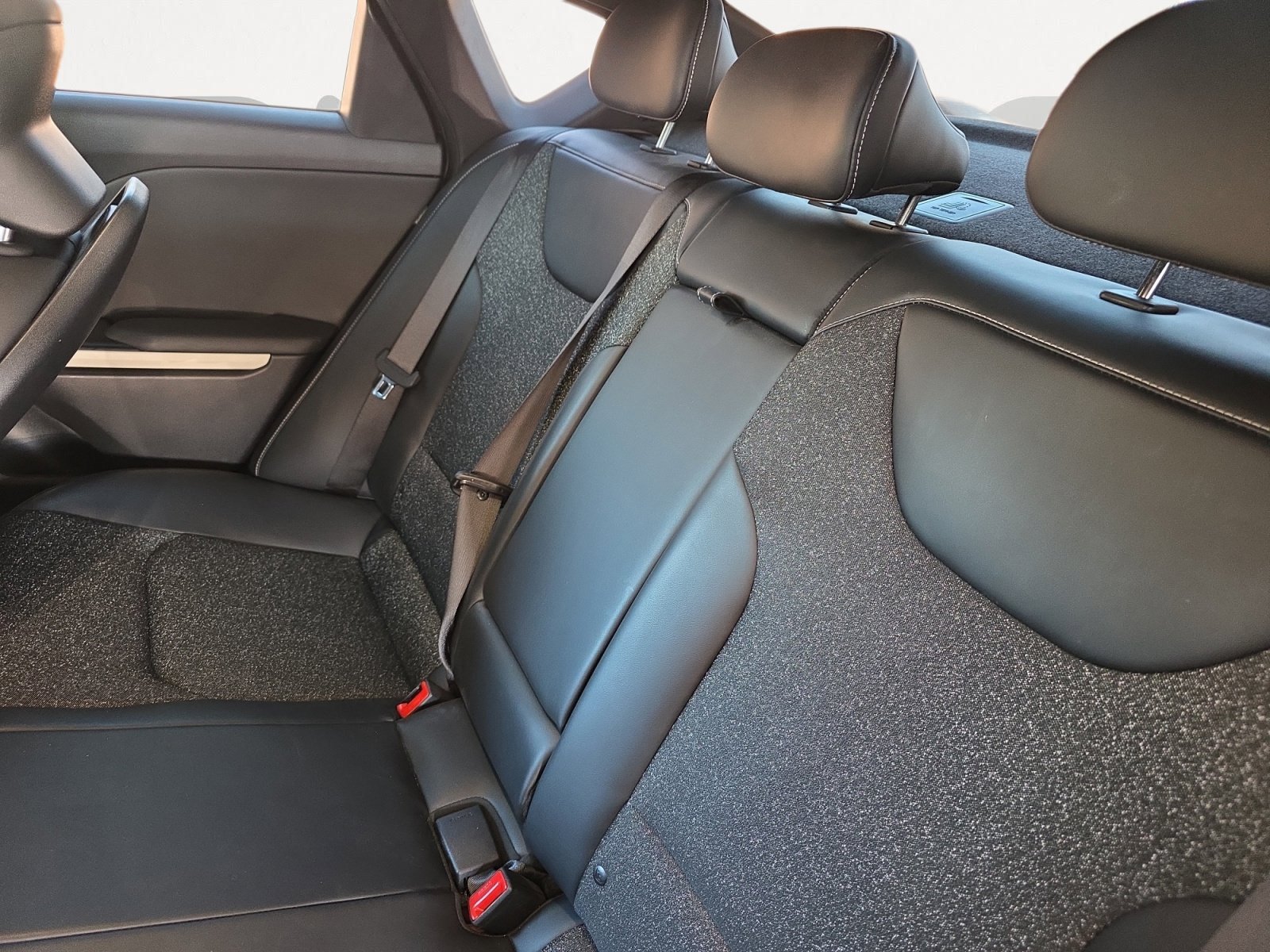 Used 2025 Kia K4 GT-Line w/ GT-Line Sunroof Package image 22