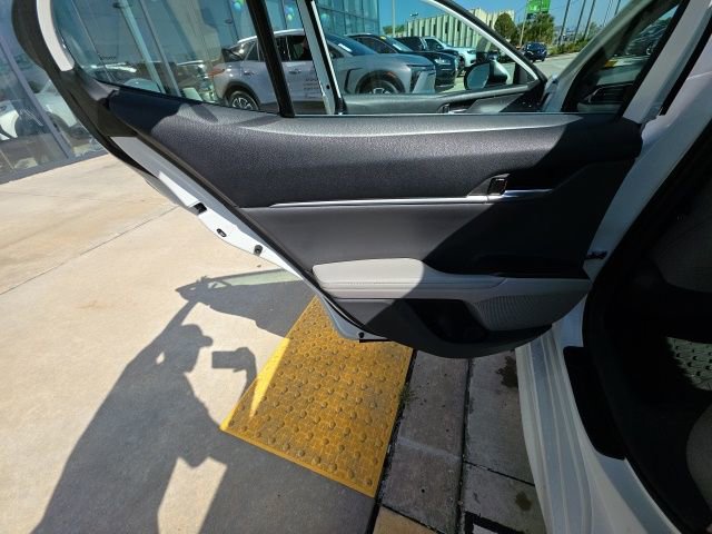 Used 2021 Toyota Camry XSE w/ Navigation Package image 23