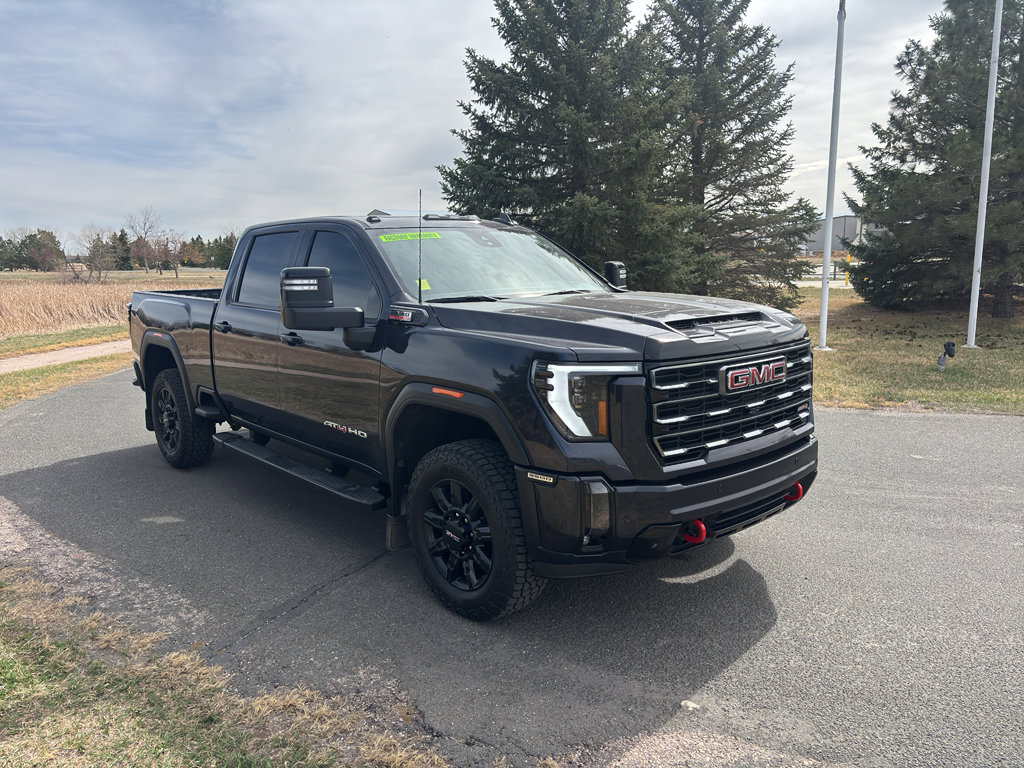Used 2024 GMC Sierra 3500 AT4 w/ AT4 Preferred Package image 4