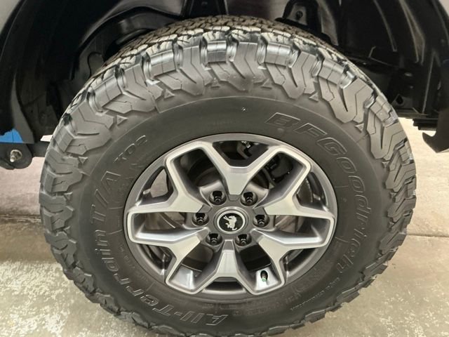 Used 2023 Ford Bronco Badlands image 11