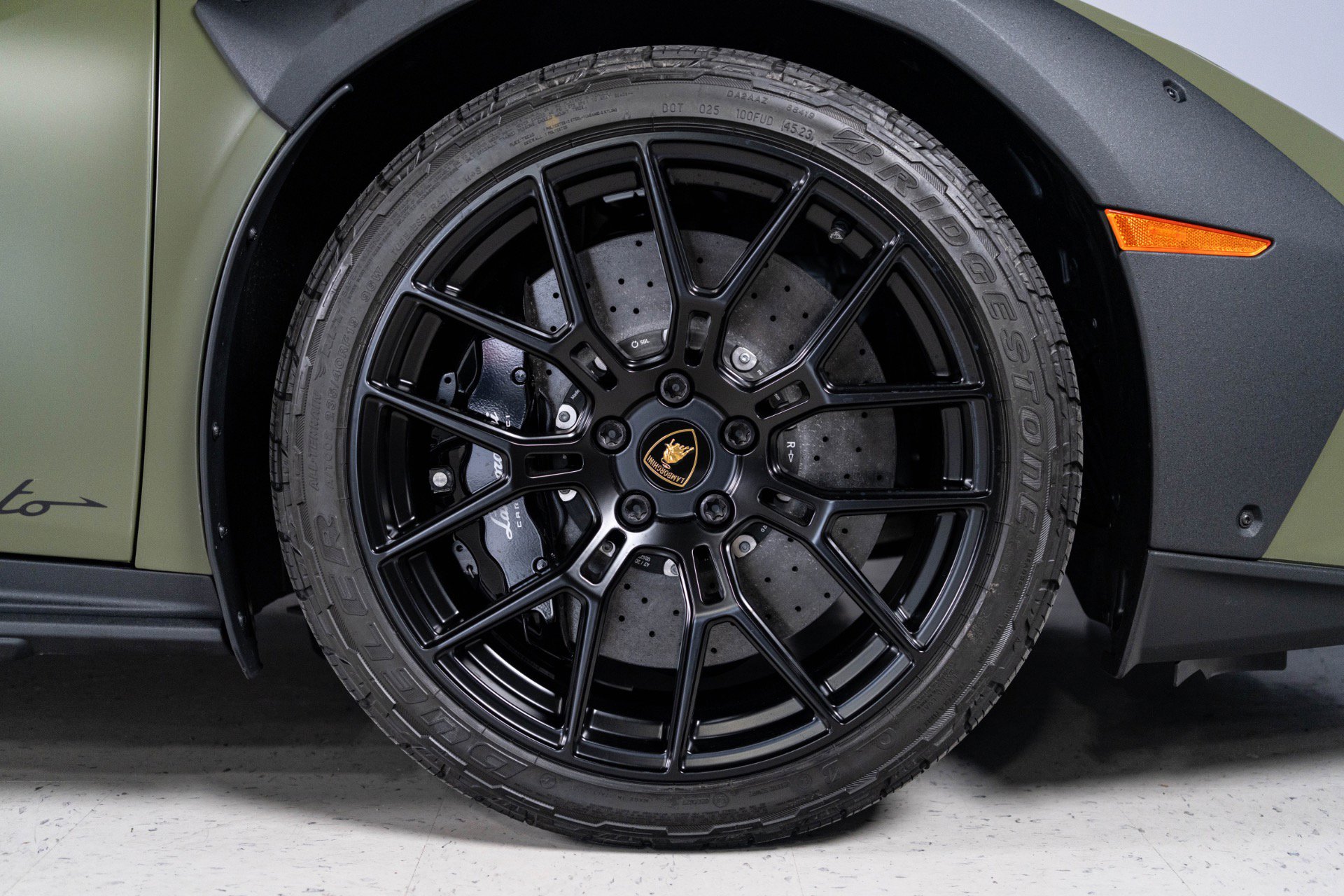 Used 2024 Lamborghini Huracan Sterrato AWD/4WD image 42