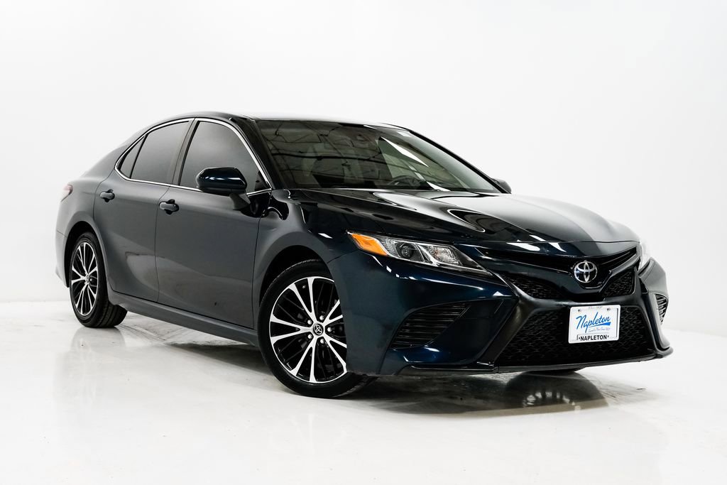 Used 2018 Toyota Camry SE image 5