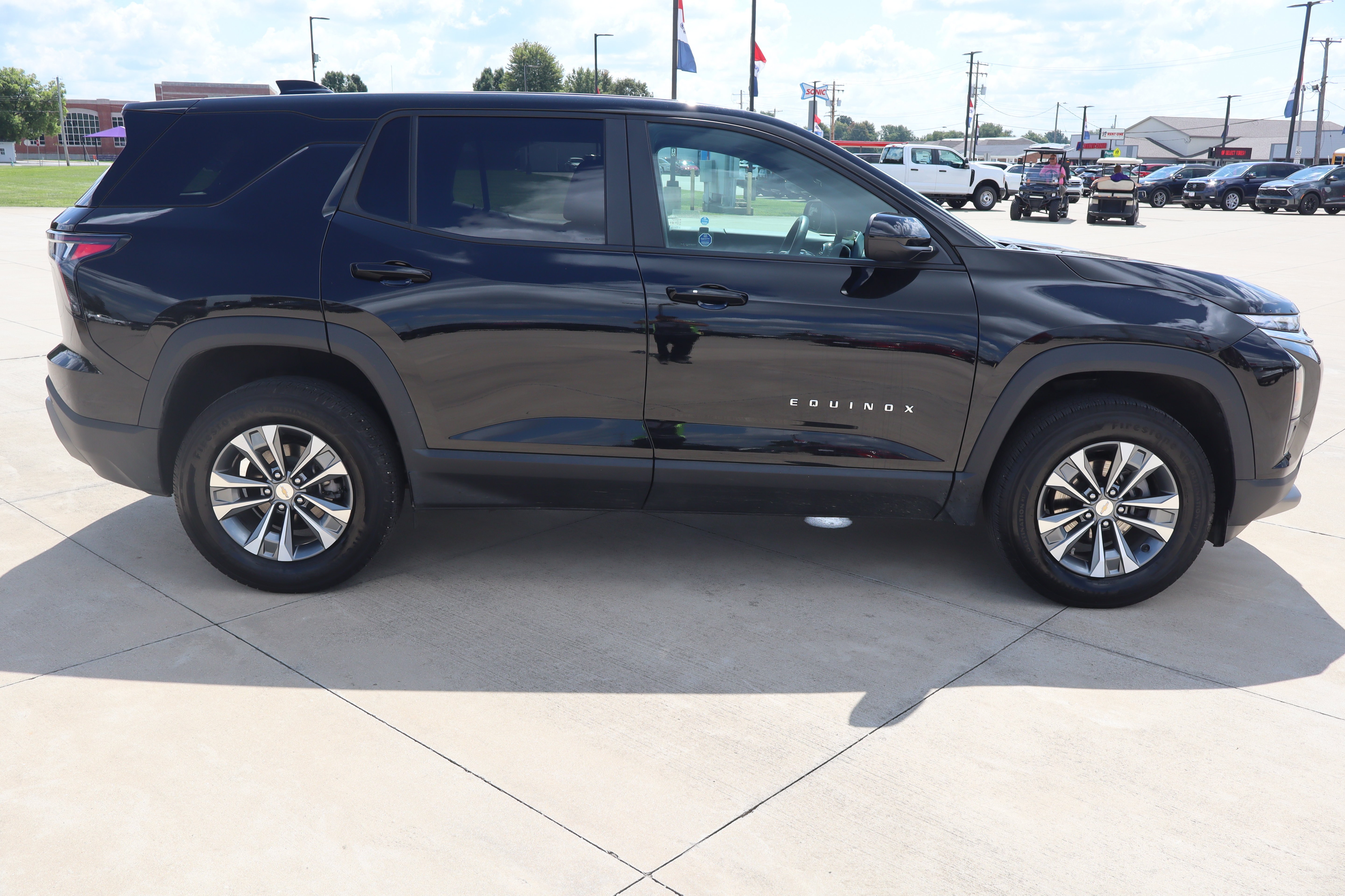 Used 2026 Chevrolet Equinox LT w/ LPO, Floor Liner Package FWD image 4