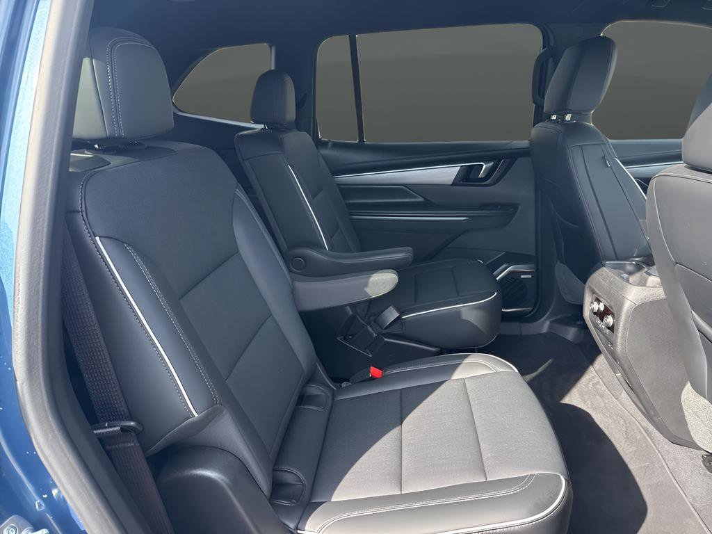 Used 2025 Buick Enclave Preferred FWD image 30