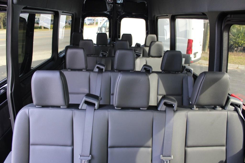 Used 2024 Mercedes-Benz Sprinter 2500 image 34