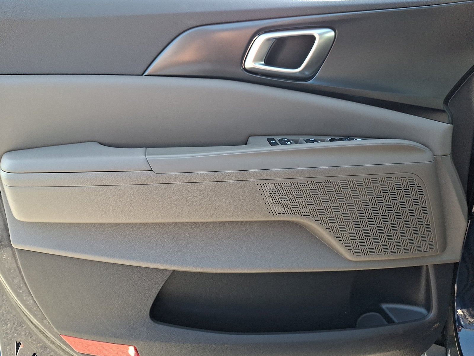New 2026 Kia Carnival LX FWD image 9