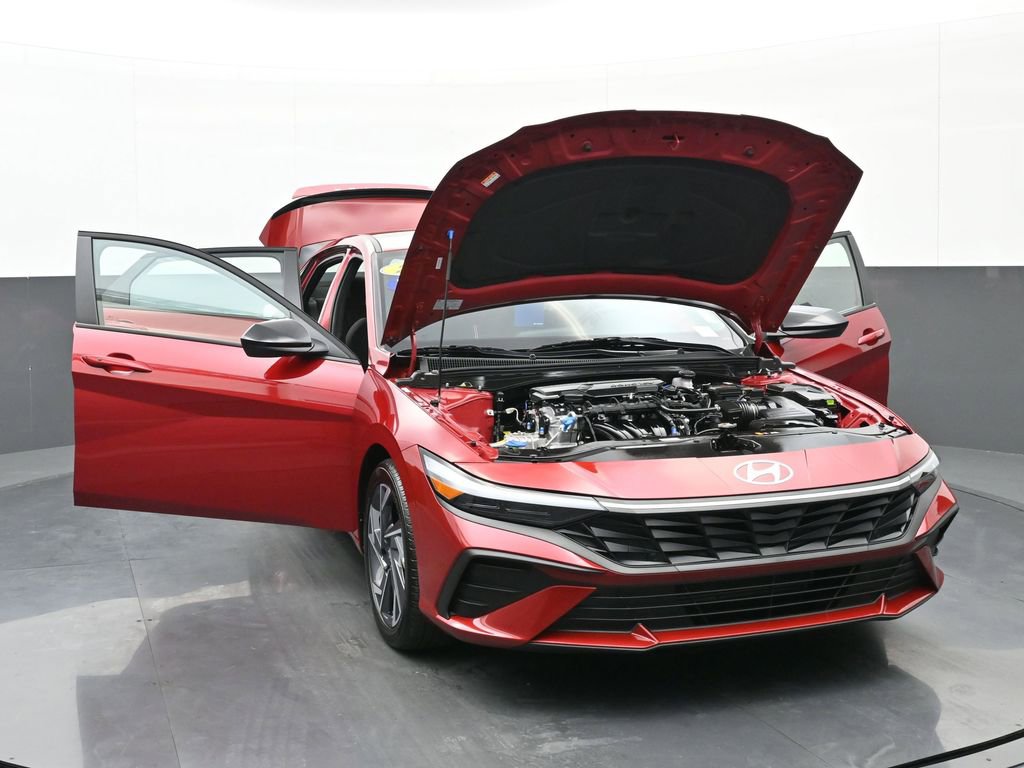 Certified 2025 Hyundai Elantra Sport image 52