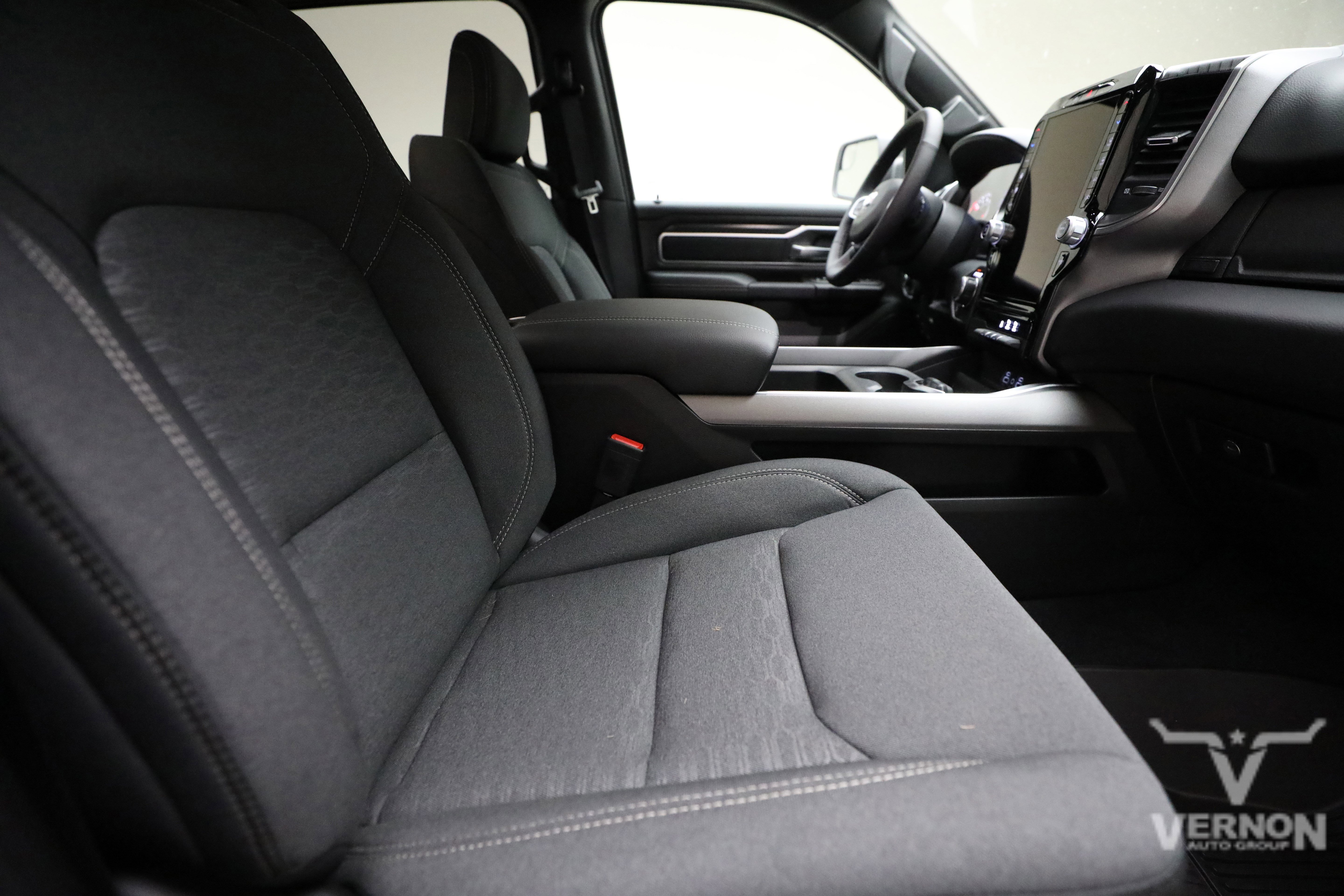 New 2026 RAM 1500 4x4 Crew Cab image 11