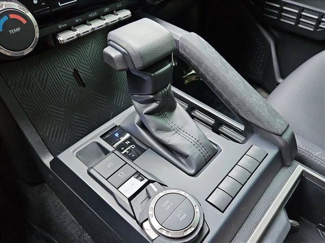 Used 2024 Toyota Tacoma SR5 AWD/4WD image 11