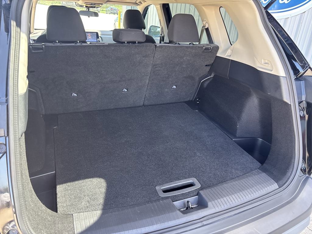 Used 2021 Nissan Rogue SV image 28