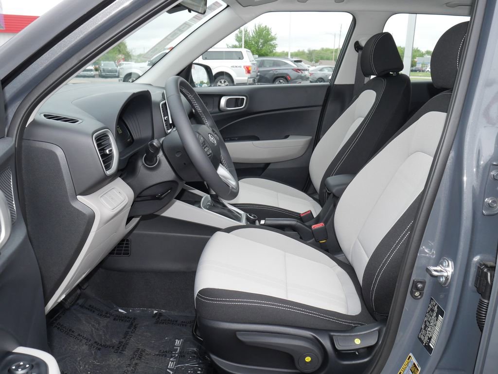 New 2026 Hyundai Venue SEL FWD image 30