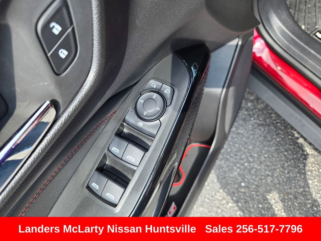 Used 2025 Chevrolet Trax RS w/ Driver Confidence Package FWD image 22