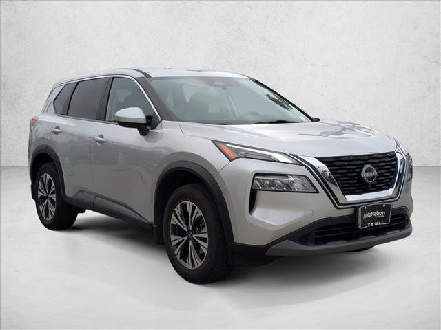 Used 2023 Nissan Rogue SV image 3