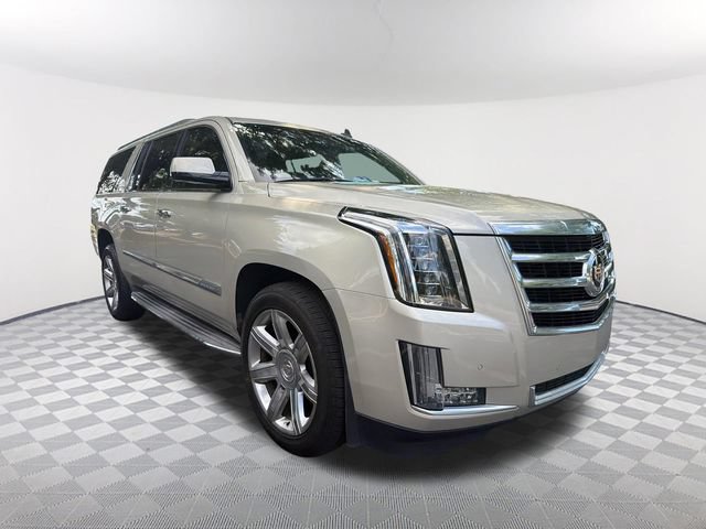 Used 2015 Cadillac Escalade ESV Luxury RWD image 3