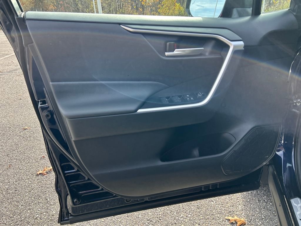 New 2025 Toyota RAV4 XLE image 18