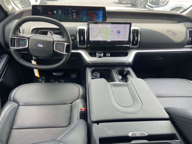 New 2026 Ford Expedition Platinum w/ Driver's Package AWD/4WD image 6