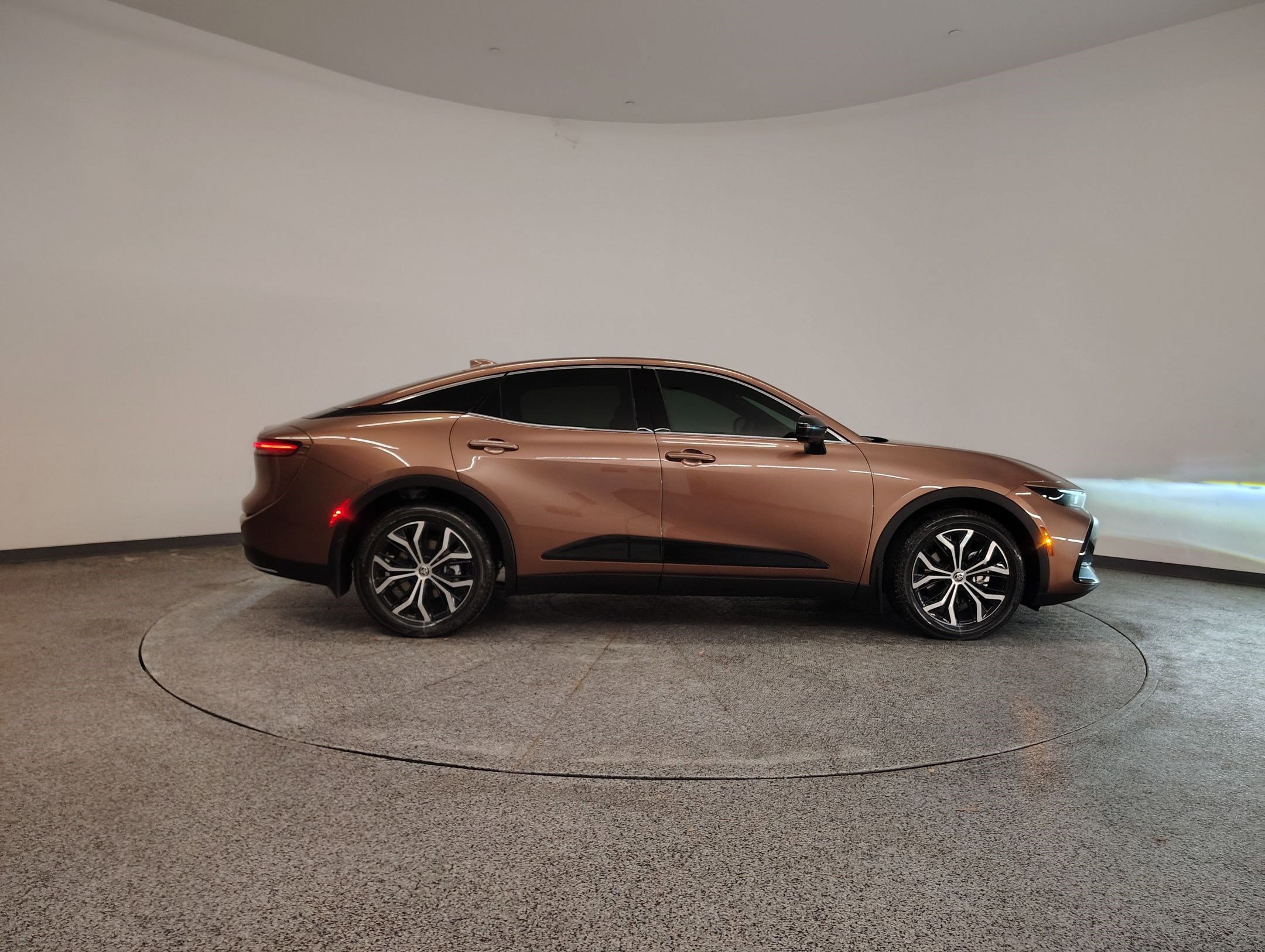 Used 2026 Toyota Crown XLE image 8