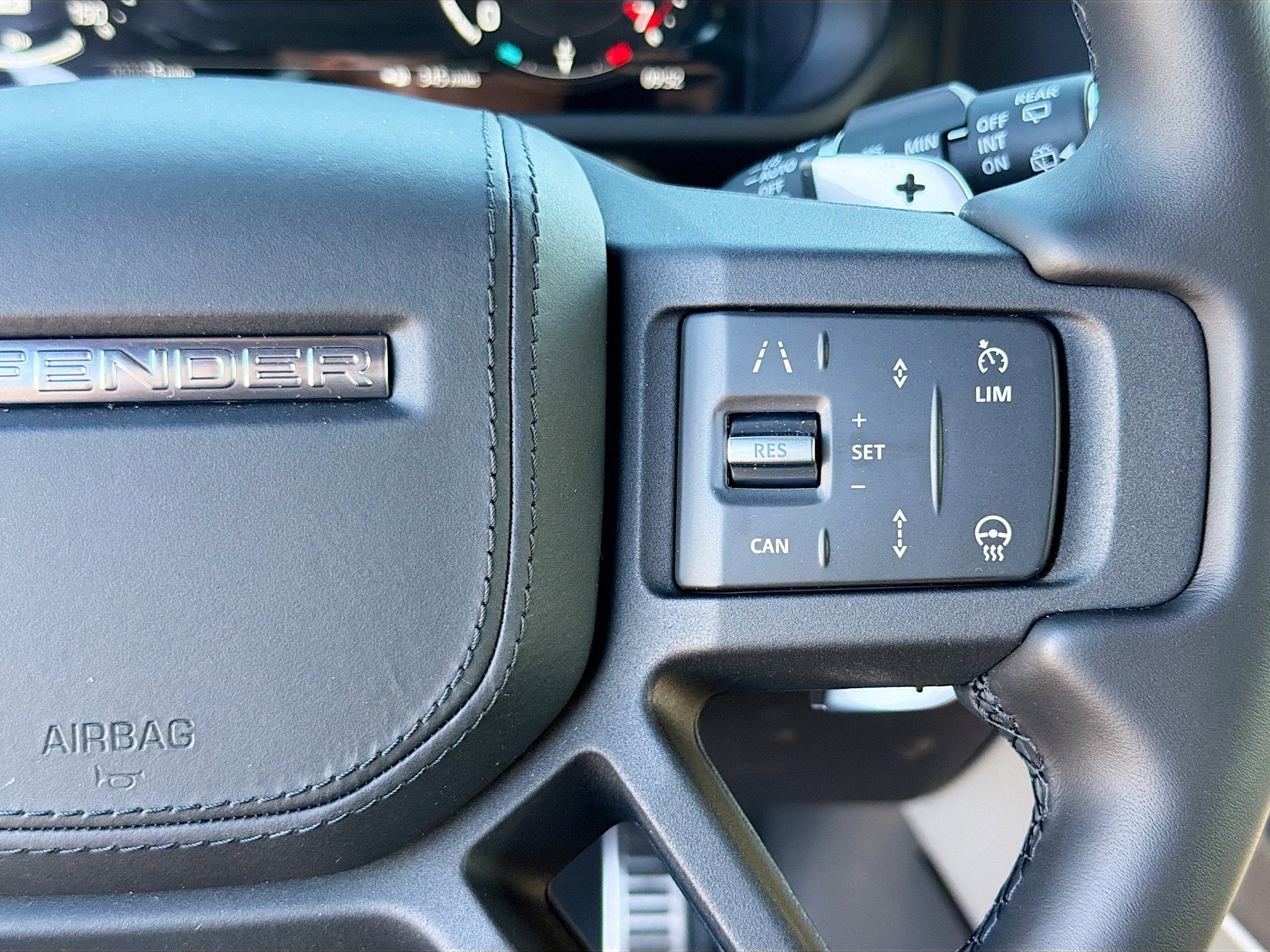 New 2026 Land Rover Defender 90 V8 image 39