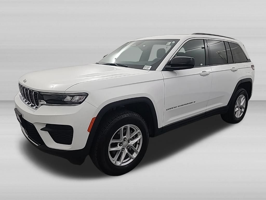 Used 2024 Jeep Grand Cherokee Laredo X AWD/4WD image 8