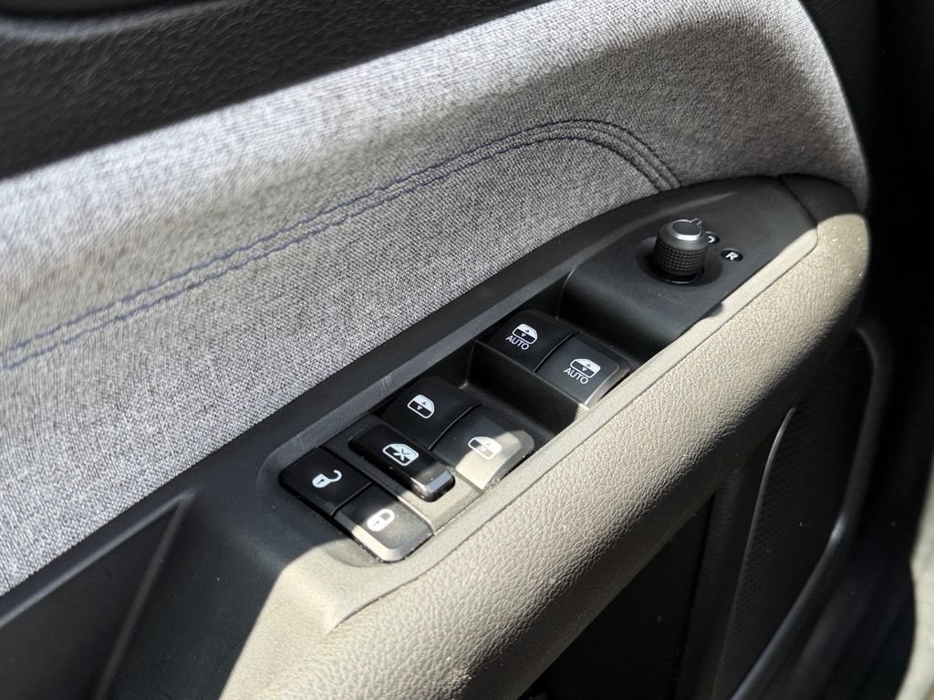 Used 2024 Jeep Compass Sport AWD/4WD image 19