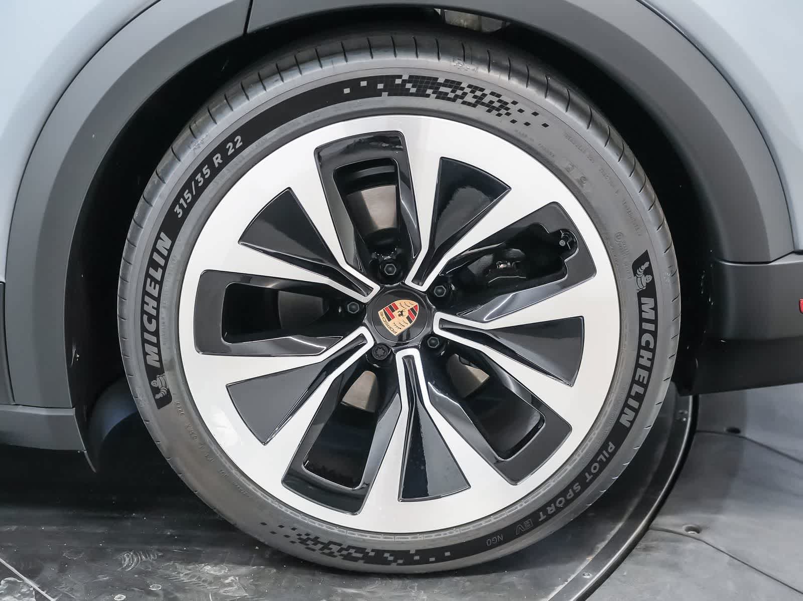 New 2026 Porsche Cayenne Electric AWD/4WD image 14