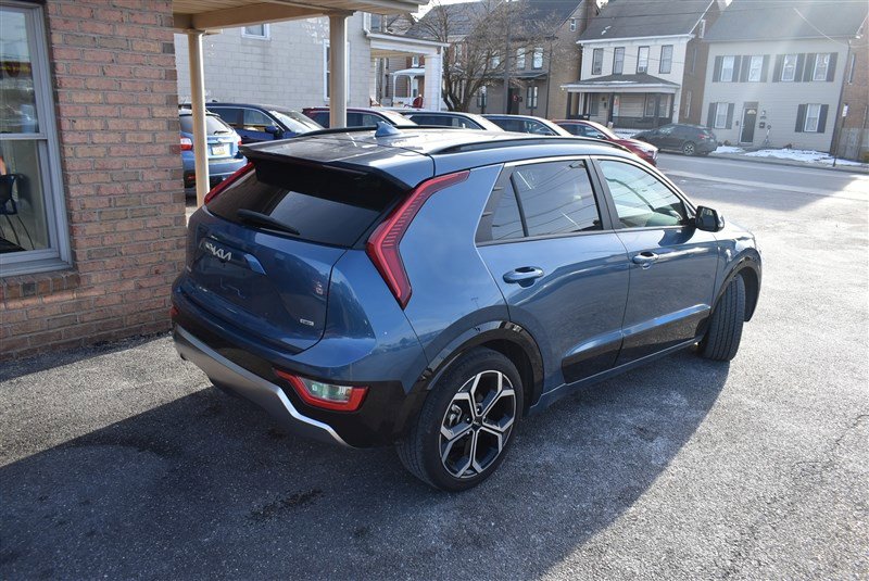 Used 2025 Kia Niro EX Touring image 3