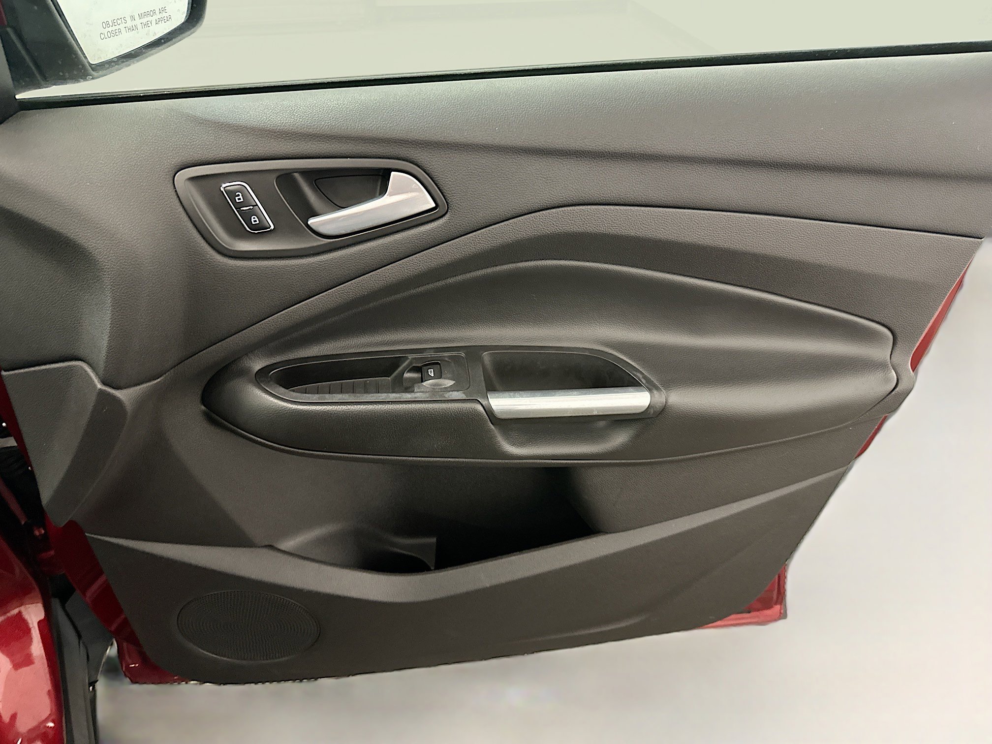 Used 2015 Ford Escape SE image 32