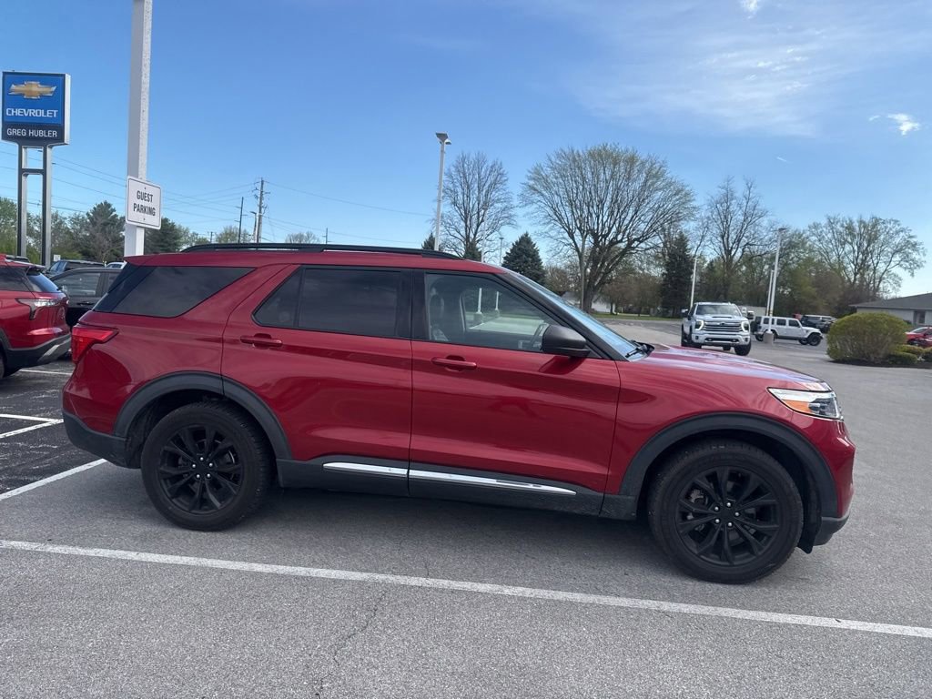 Used 2020 Ford Explorer XLT w/ Equipment Group 202A image 6