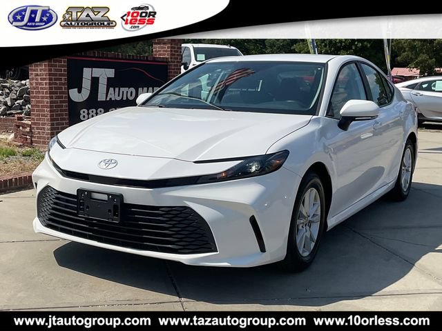 Used 2025 Toyota Camry LE FWD image 3