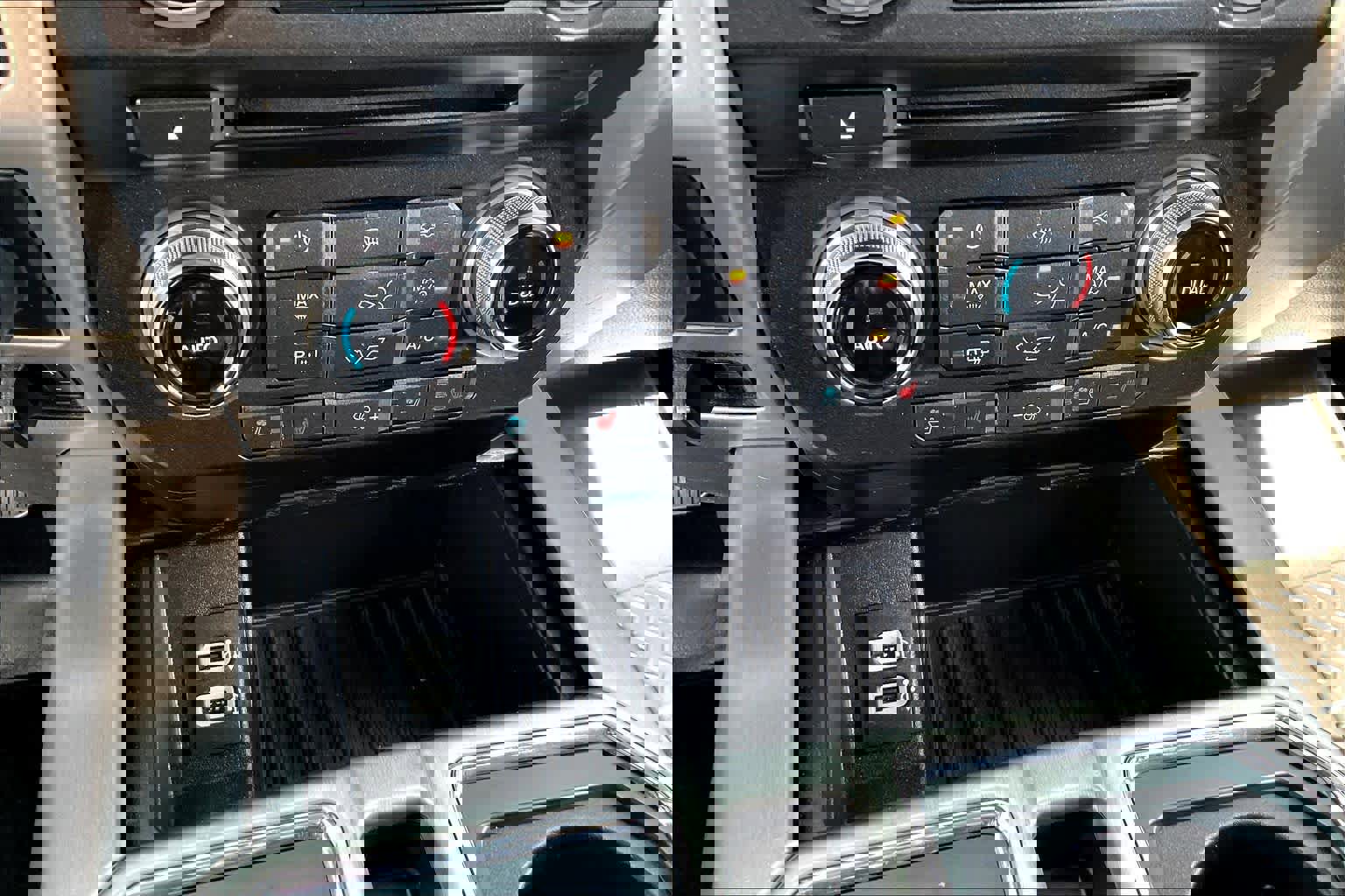 Used 2018 Ford F150 Platinum w/ Equipment Group 701A Luxury image 32