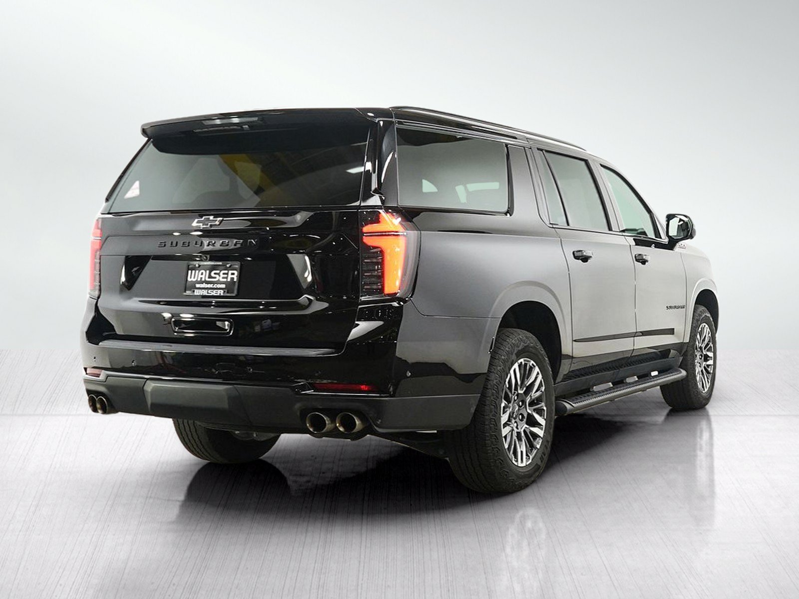 Used 2025 Chevrolet Suburban Z71 AWD/4WD image 6