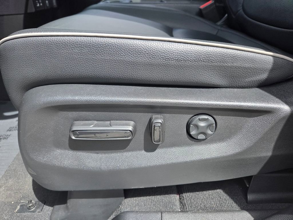 Certified 2025 Honda Odyssey Touring image 10