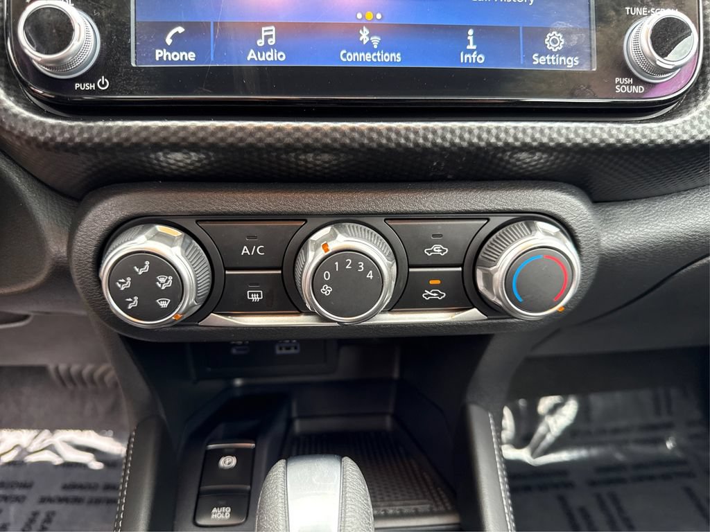Used 2024 Nissan Kicks SV FWD image 30
