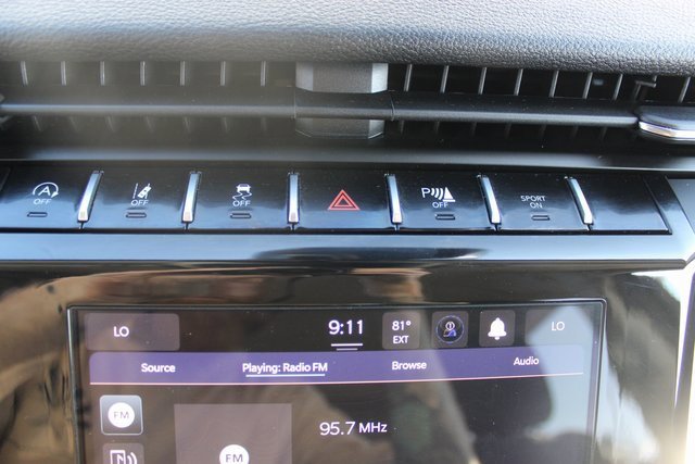 Used 2023 Jeep Grand Cherokee L Laredo image 12