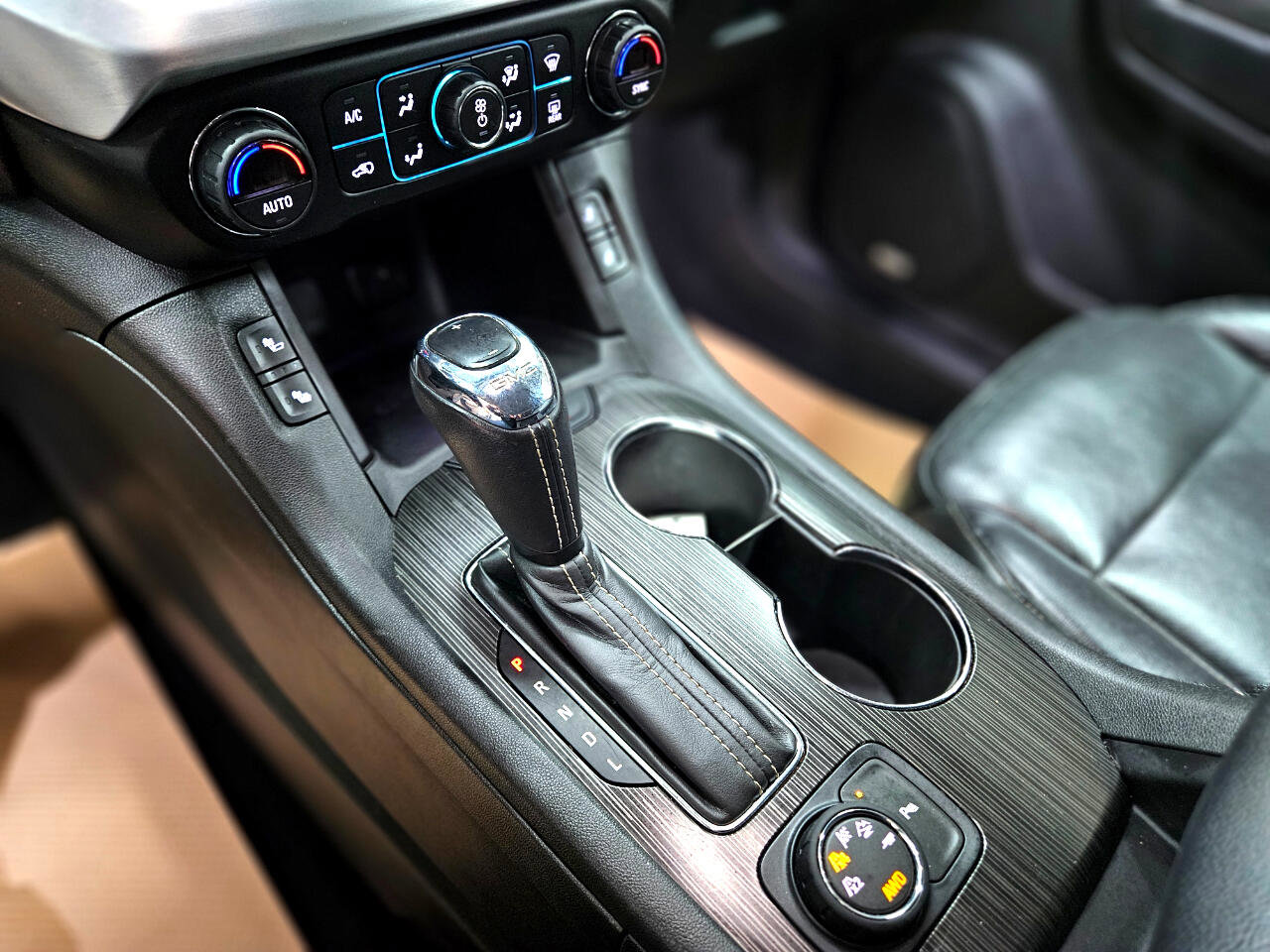 Used 2019 GMC Acadia SLT image 29