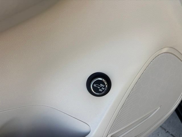 Used 2021 Buick Envision Essence FWD image 19