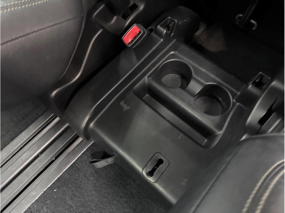 Used 2017 Toyota Sienna SE Premium image 18