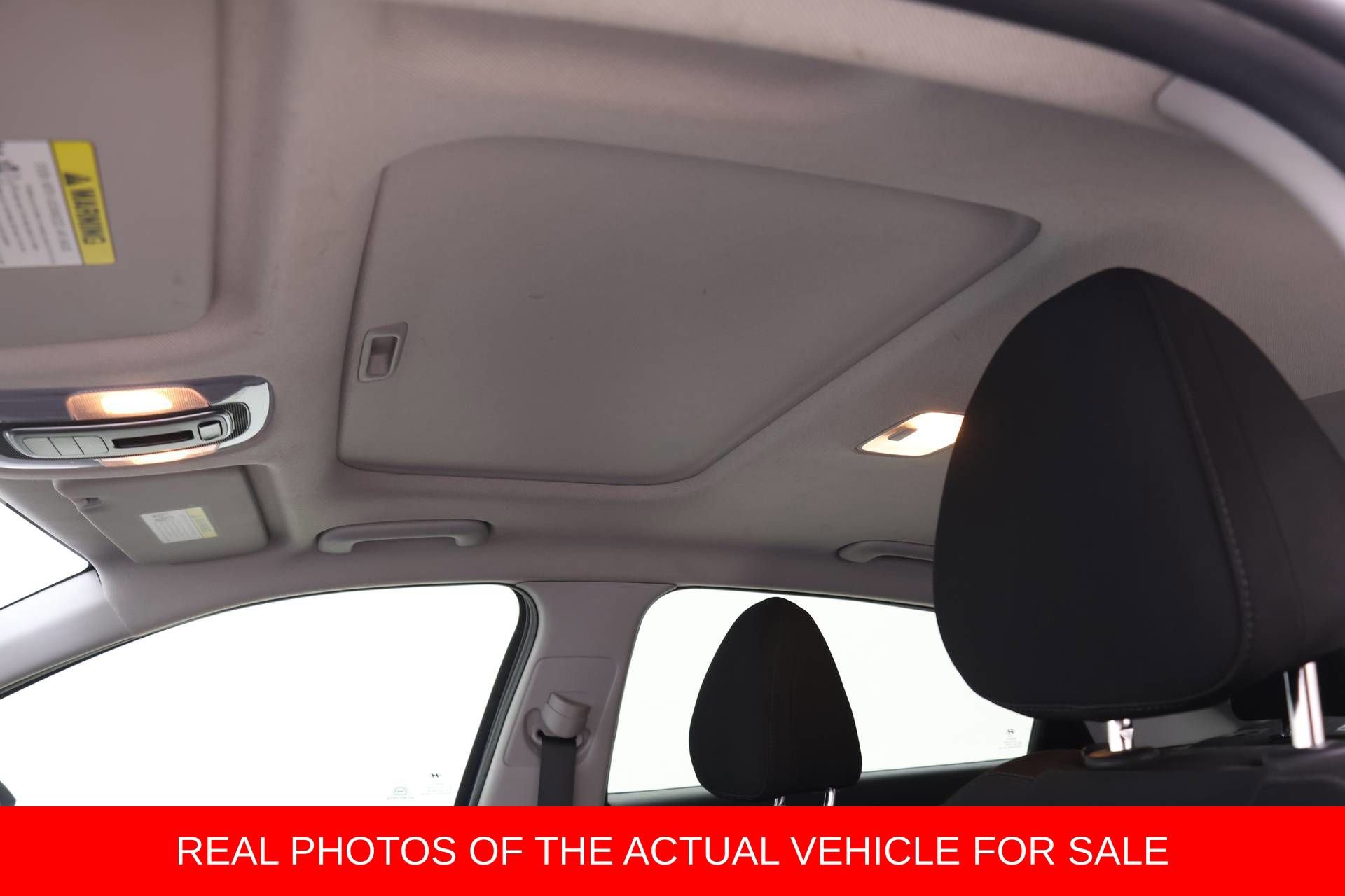 Used 2021 Hyundai Elantra SEL w/ Convenience + Premium Package image 11